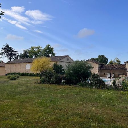 Domaine Clos Et Arbore De 3 Ha Avec Deux Maisons Lamothe-Montravel ภายนอก รูปภาพ