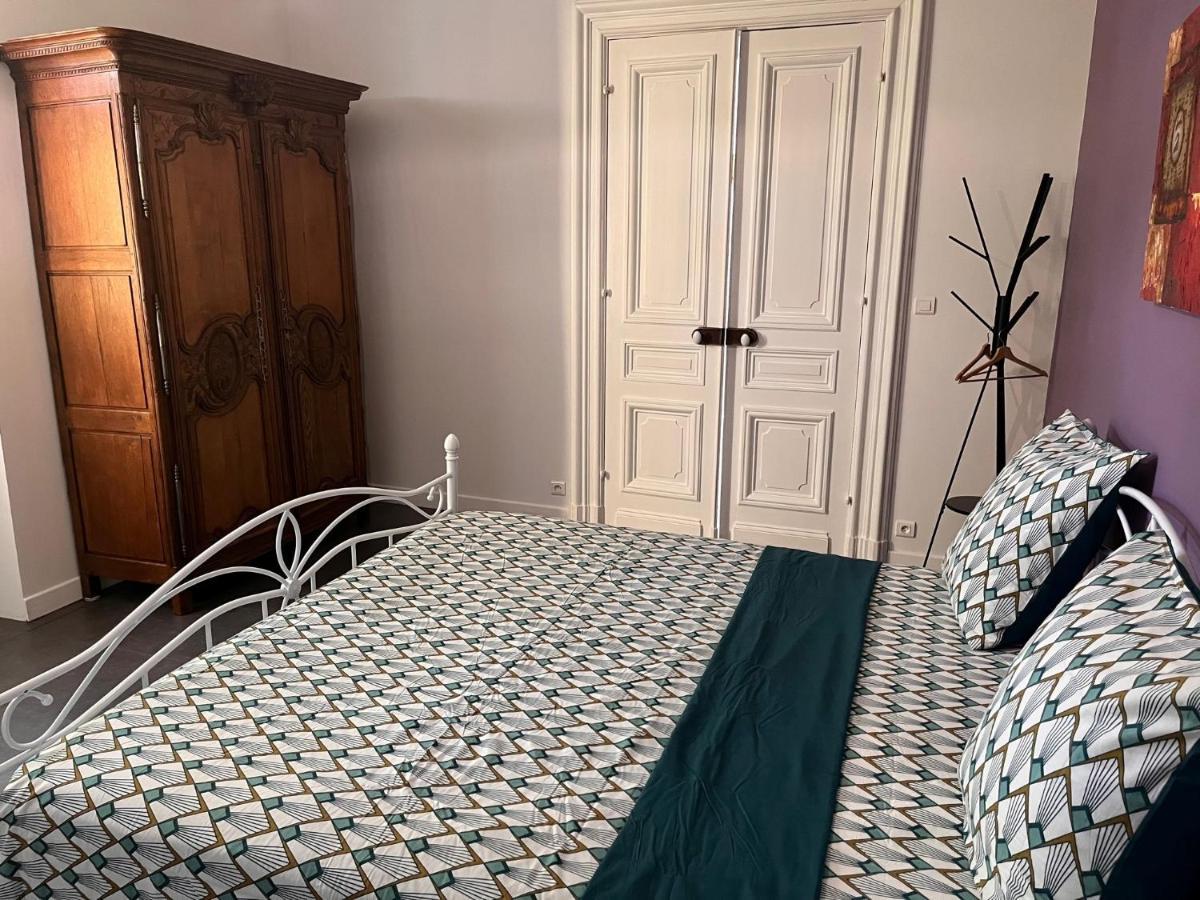 Domaine Clos Et Arbore De 3 Ha Avec Deux Maisons Lamothe-Montravel ภายนอก รูปภาพ